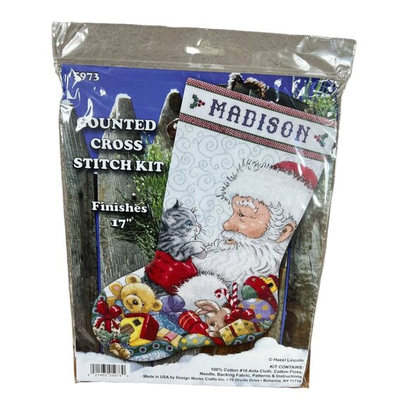 Cross Stitch Kit Santa & Kitty - Picture 1 of 4